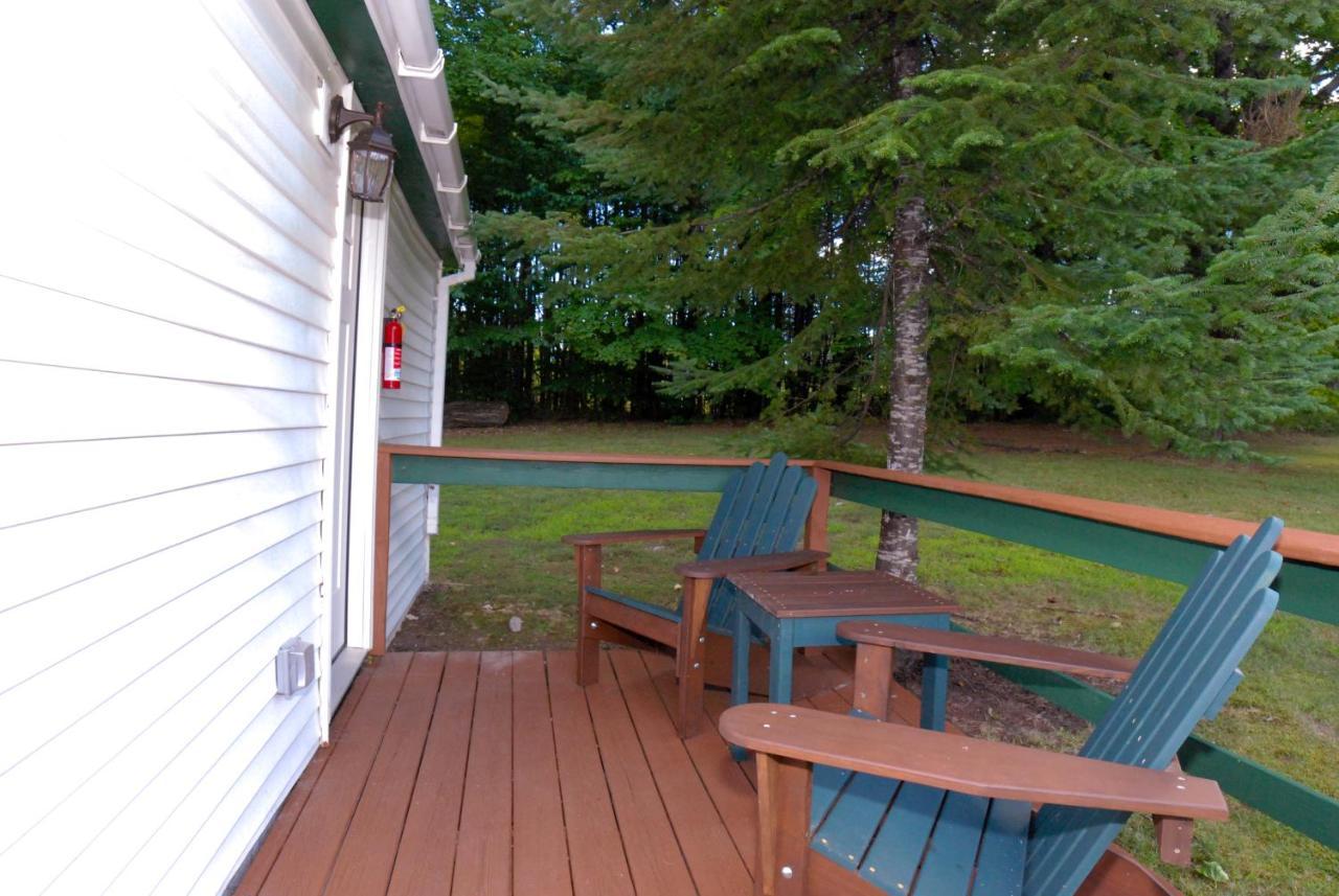 Maple Leaf Lodge 斯克伦湖 外观 照片